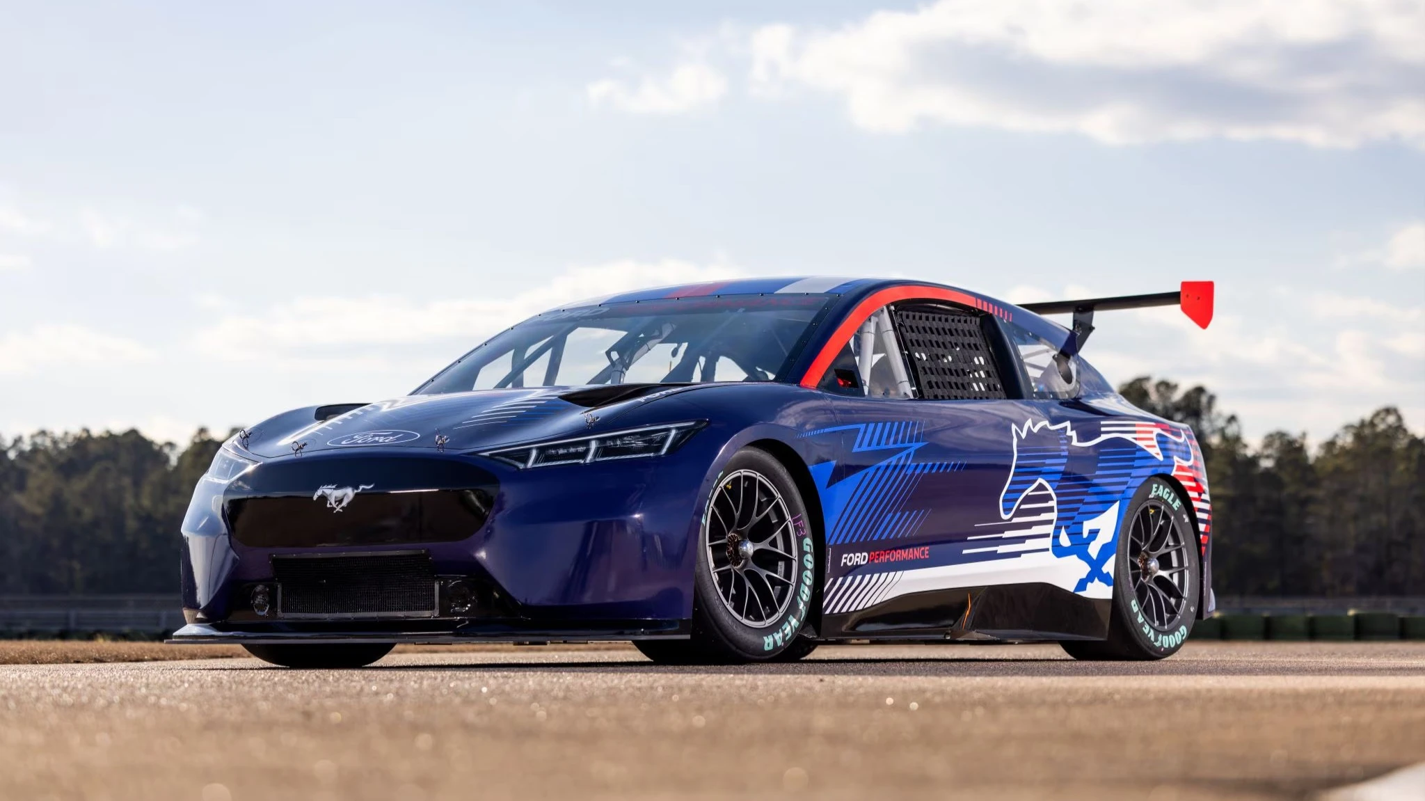 Shares of automaker Ford saw their best jump since March 2020 / Photo: fordracing.com