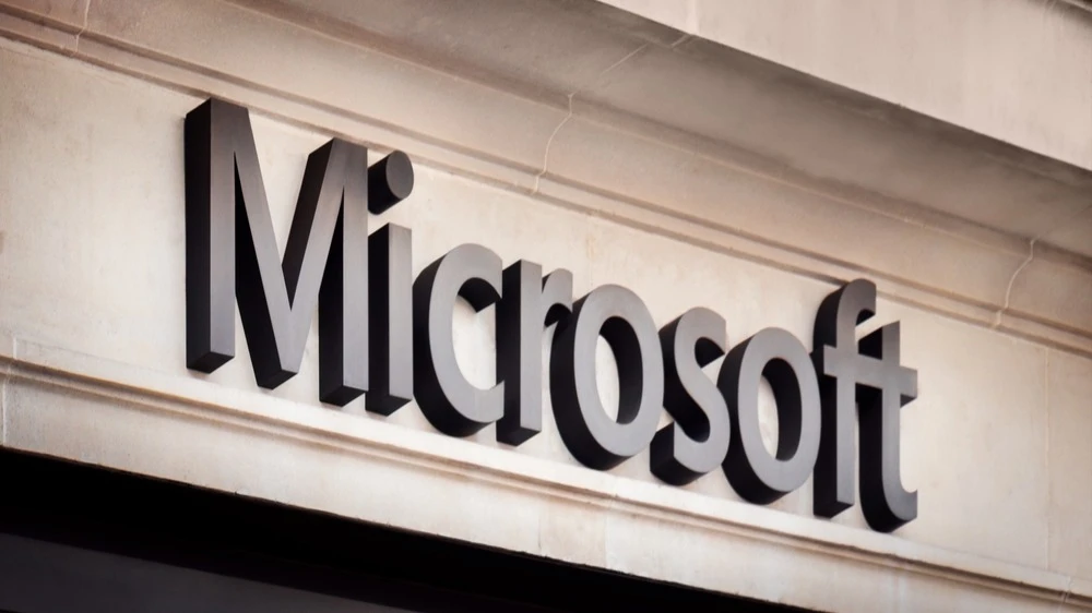 Microsoft intends to develop its own neural network to be less dependent on OpenAI / Photo: Copyright Lawrey/Shutterstock.com