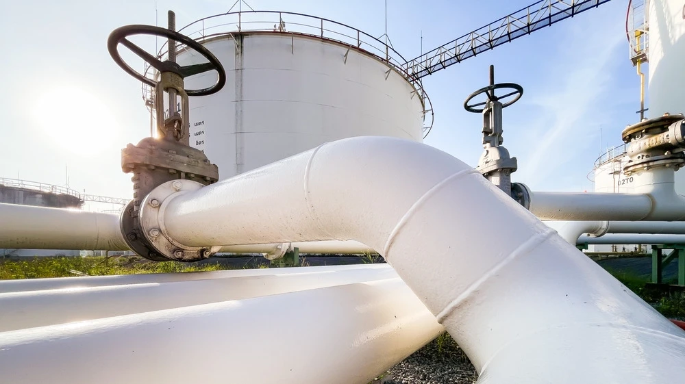 Новый нефтепровод удвоит экспортные мощности через порт Фуджейры вдвое, сейчас через него проходит 1,8 млн баррелей в сутки / Фото: SUCHIN1975 / Shutterstock.com