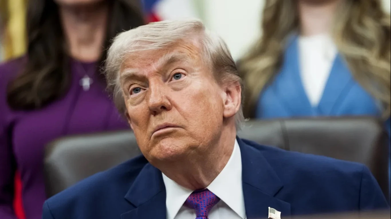 Дональд Трамп решил убедиться, что указ о кибербезопасности не лишит США преимуществ перед Китаем в сфере ИИ / Фото: The White House
