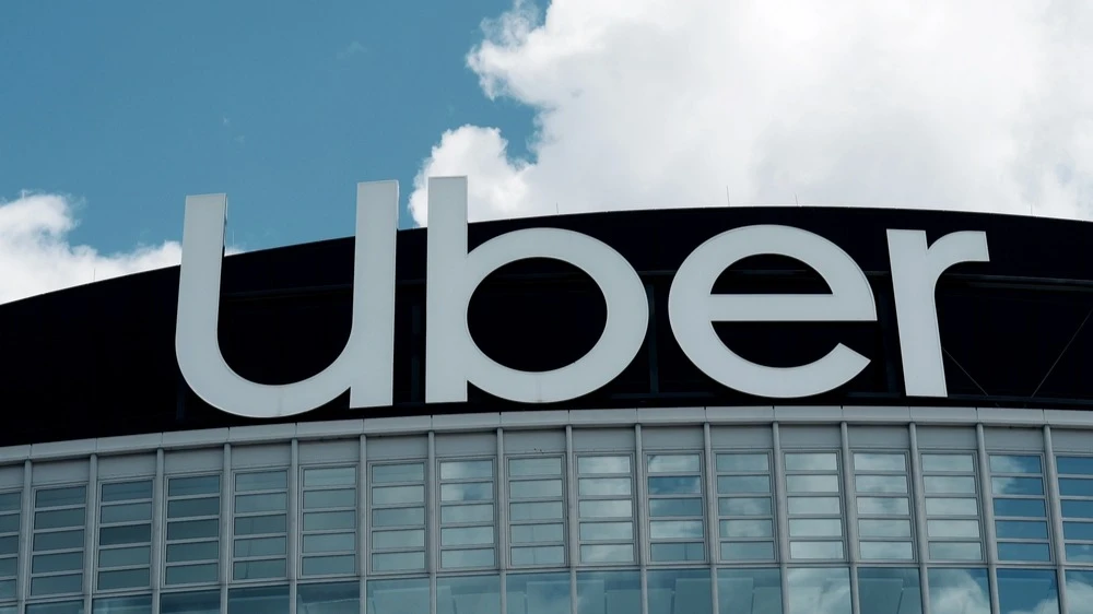 Uber is discussing raising its offer to buy Delivery Hero, the Financial Times has found out / Photo: nitpicker / Shutterstock