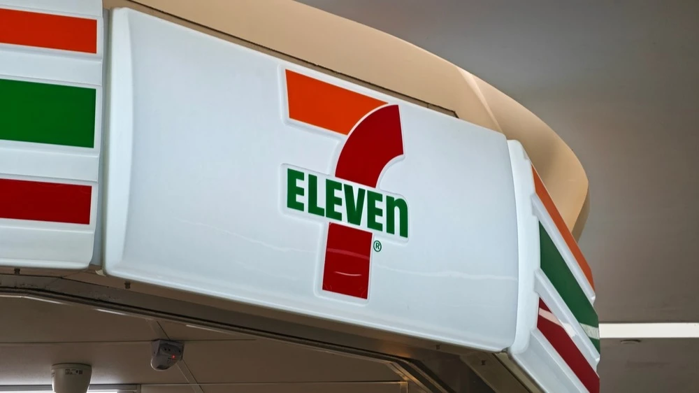 В Японии в возрасте 93 лет скончался основатель 7-Eleven Japan Тосифуми Судзуки / Фото: Robert Way / Shutterstock