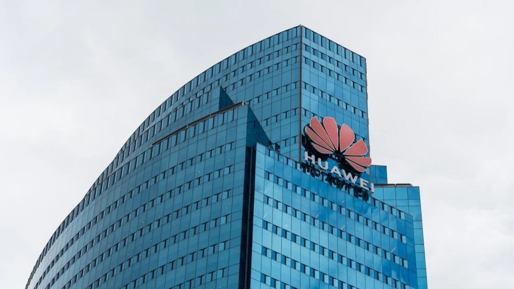 «В этом году мы приготовили сюрприз для всей индустрии», — заявили в Huawei / Фото: JHVEPhoto / Shutterstock