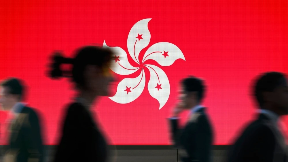 Hong Kong has overtaken Switzerland to become the worlds top center for cross-border capital allocation / Photo: Rawpixel.com / Shutterstock
