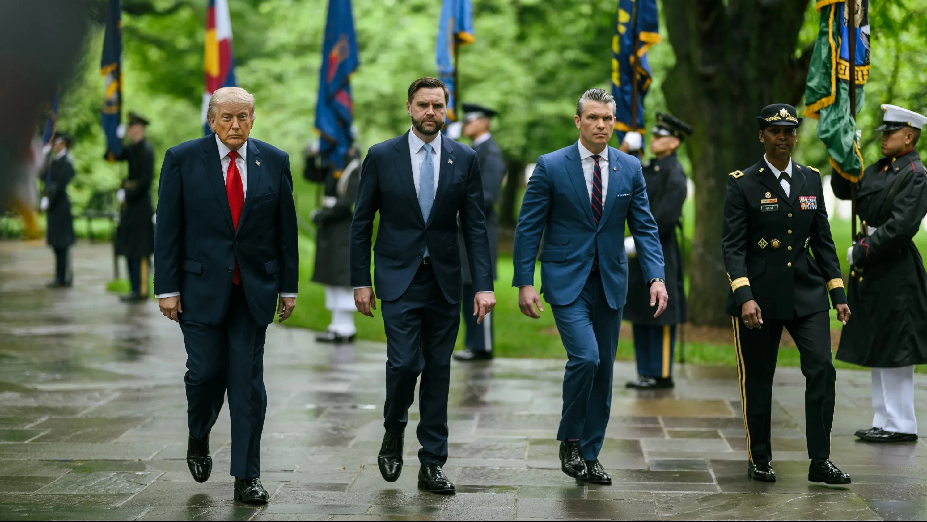 Президент США Дональд Трамп, вице-президент Джей Ди Вэнс и министр обороны Пит Хегсет (слева направо) / Фото: The White House