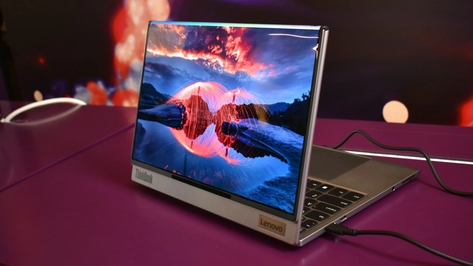Lenovo производит ноутбуки ThinkPad / Фото: Unsplash/Gavin Phillips