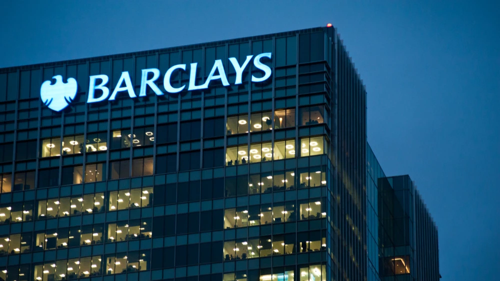 Barclays named the industries that shorts should avoid / Photo: pcruciatti / Shutterstock.com