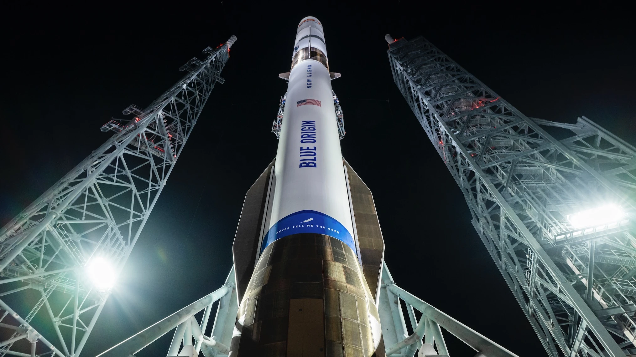 Blue Origin рассчитывает использовать New Glenn (на фото) для вывода на орбиту коммерческих спутников Amazon и для отправки собственного грузового модуля на Луну. 28 мая ракета взорвалась во время наземных испытаний. Фото: Blue Origin