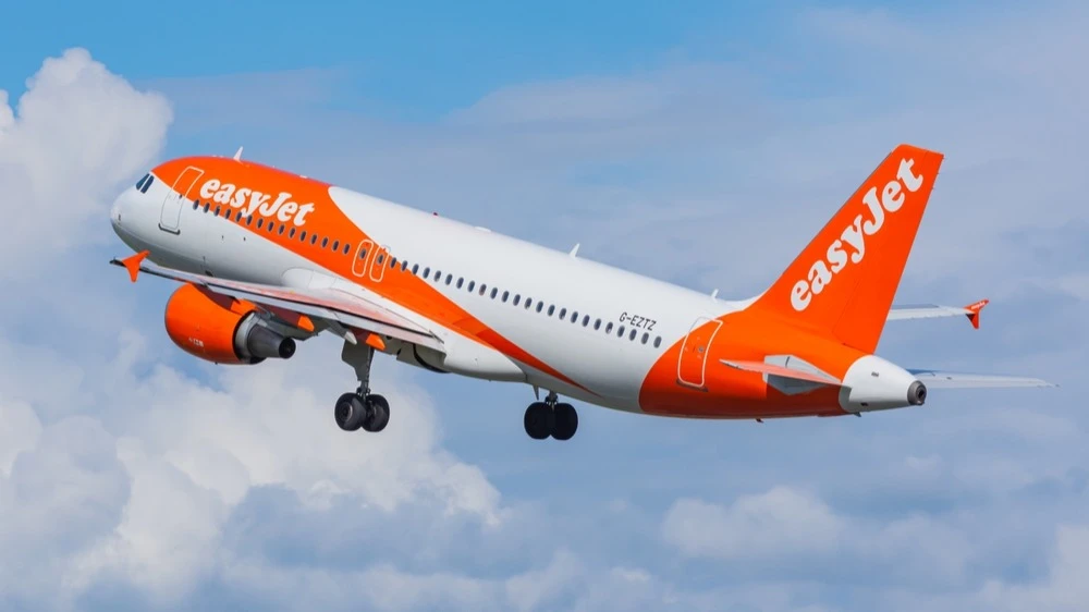 Акции EasyJet взлетели на внутридневном максимуме на 13% — интерес к поглощению авиаперевозчика проявила американская инвесткомпания Castlelake / Фото: Minh K Tran / Shutterstock