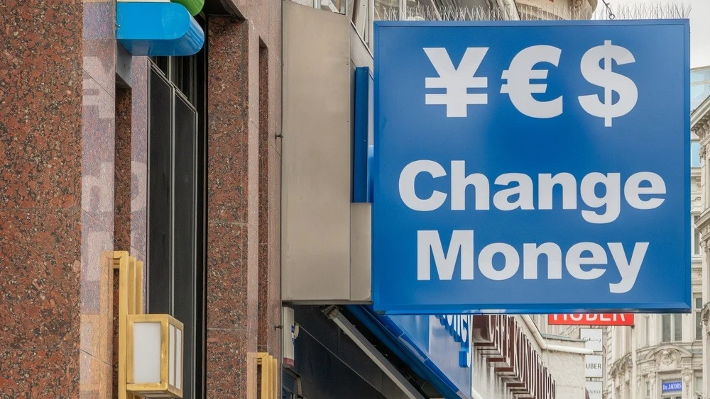 The dollar will be the main beneficiary of future AI revenues, according to Deutsche Bank / Photo: DirkVG/Shutterstock.com