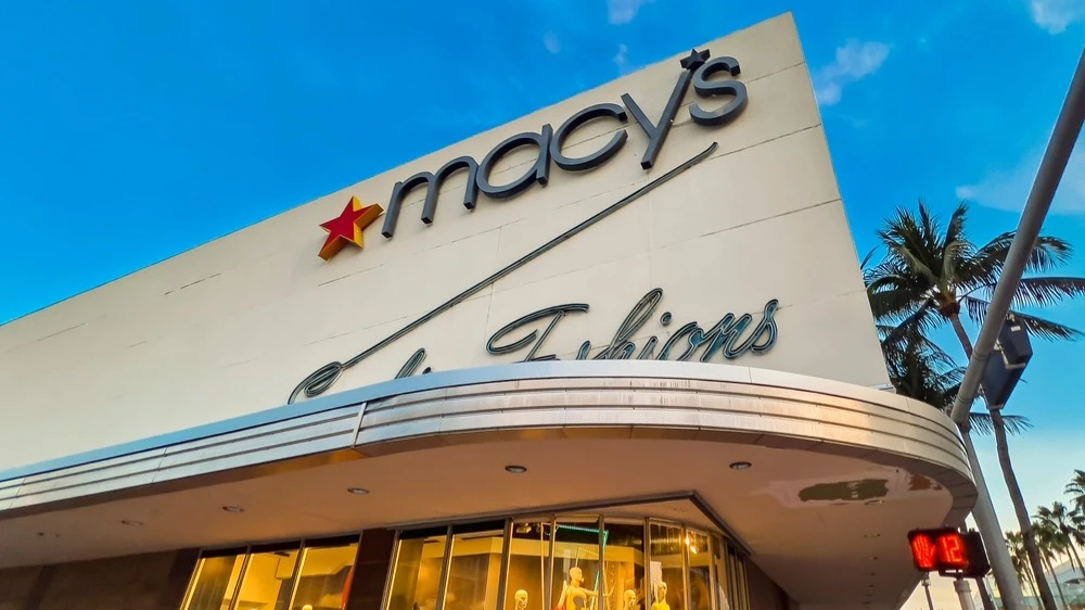 Macy’s сообщила о росте продаж во всех трех своих сетях / Фото: MDV Edwards / Shutterstock.com