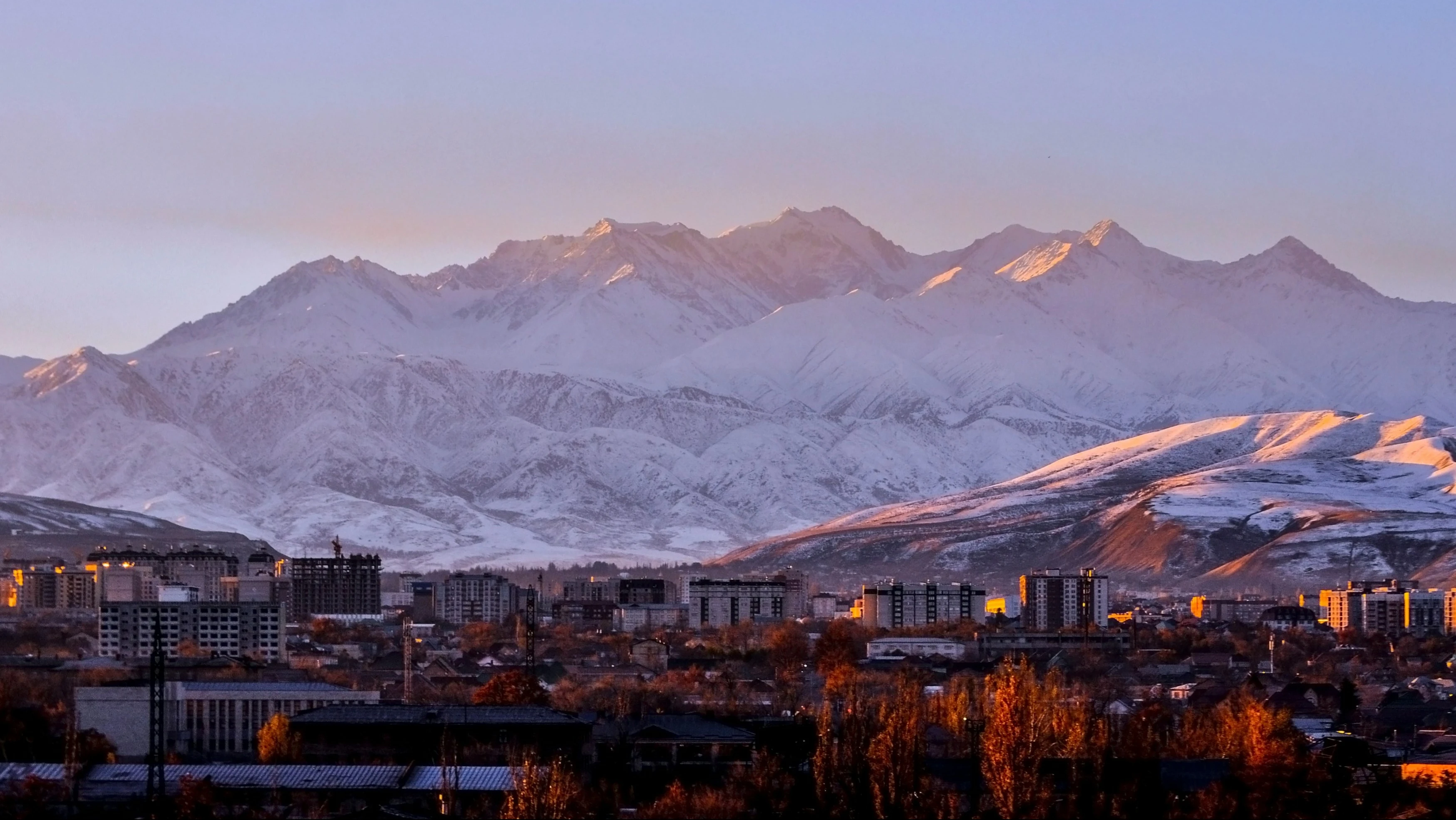 The EU will for the first time try anti-circumvention measures on Kyrgyzstan for helping Russia circumvent sanctions. Photo: Isakov Eldiiar/ Unsplash.com