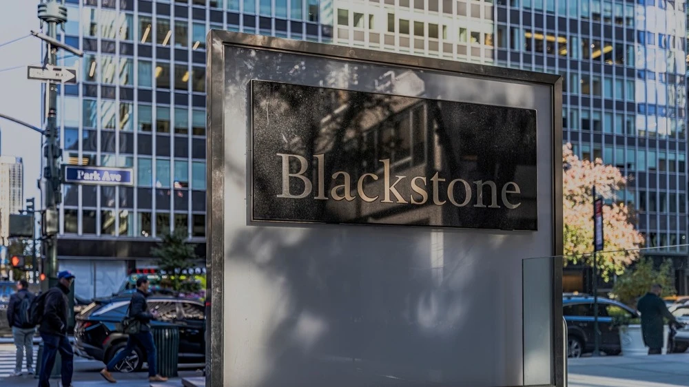 Another major private credit fund has introduced a withdrawal limit / Photo: Shutterstock.com / Audley C Bullock
