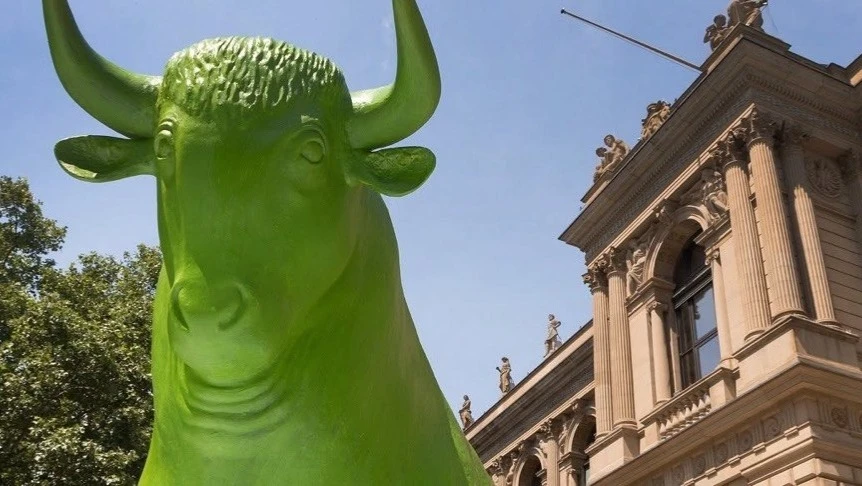 Small companies benefit from the return of production to Europe and increased government spending / Photo: Facebook / Frankfurt Stock Exchange