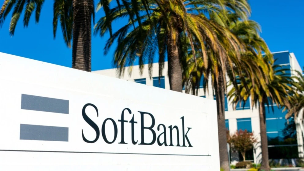 Shares of Japans Softbank lost 8.3% at the end of trading on June 10 - in total, the company has lost a fifth of its market value over the past five days / Shutterstock.com / Michael Vi