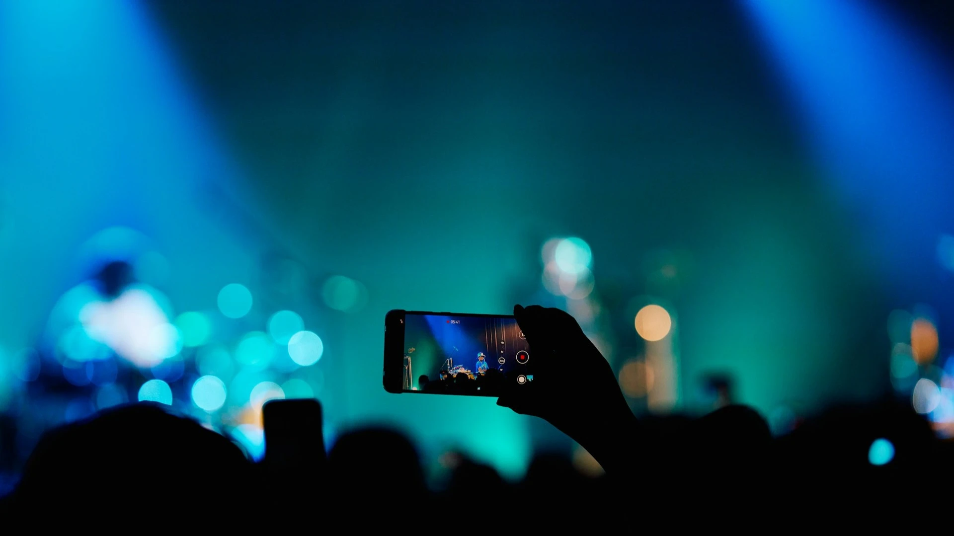 Shares of Pop Culture, which promotes Chinese culture, soared more than 300% in a day / Photo: Unsplash / Zhiqiang Wang