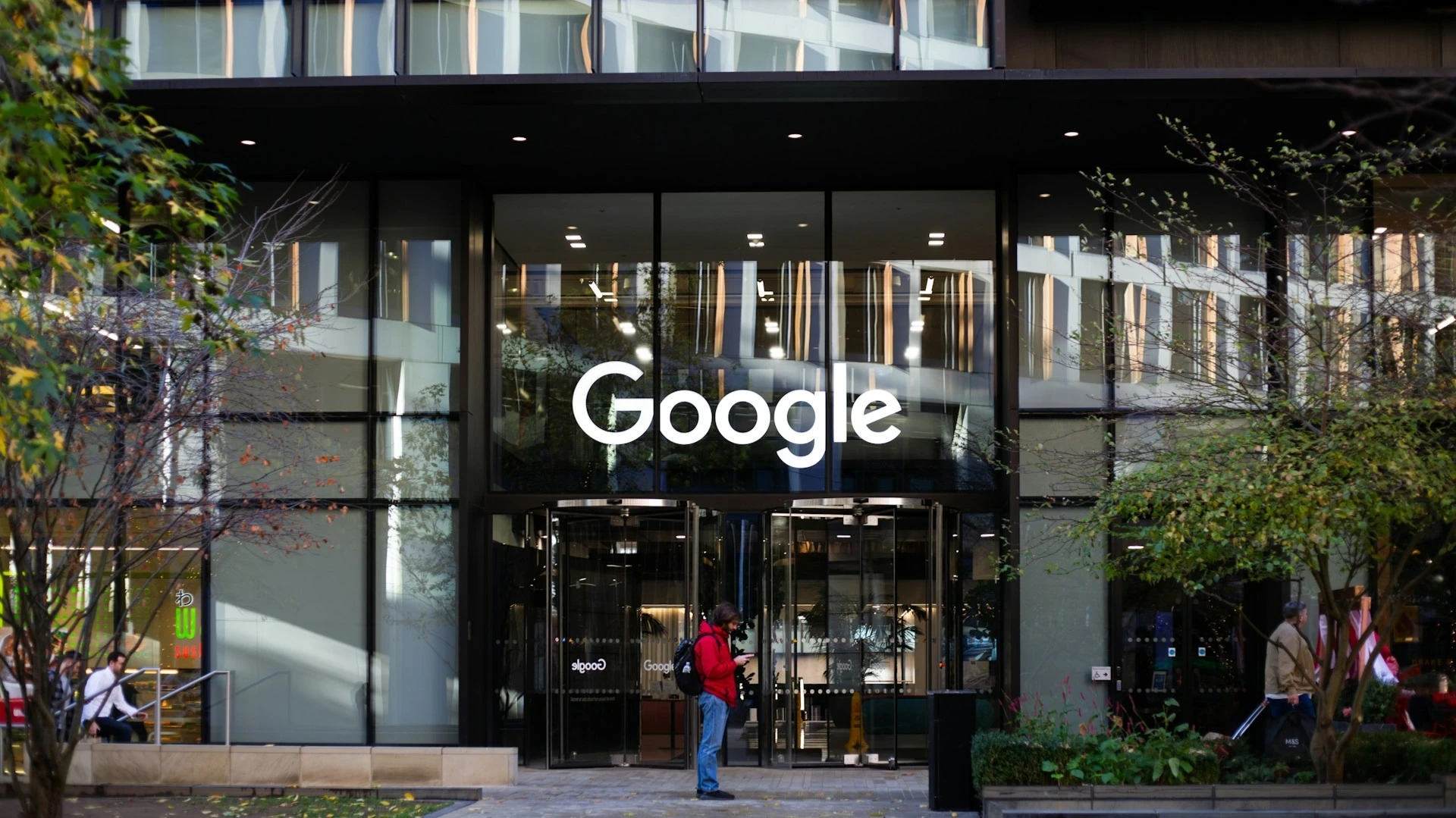Google plans to enter into an agreement with Samsung regarding new AI chips / Photo: Unsplash/Karollyne Videira Hubert