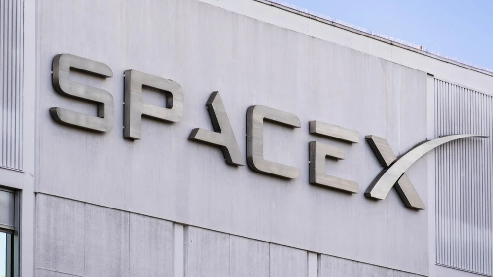 SpaceX to Acquire Cursor for $60 Billion / Photo: Sundry Photography / Shutterstock