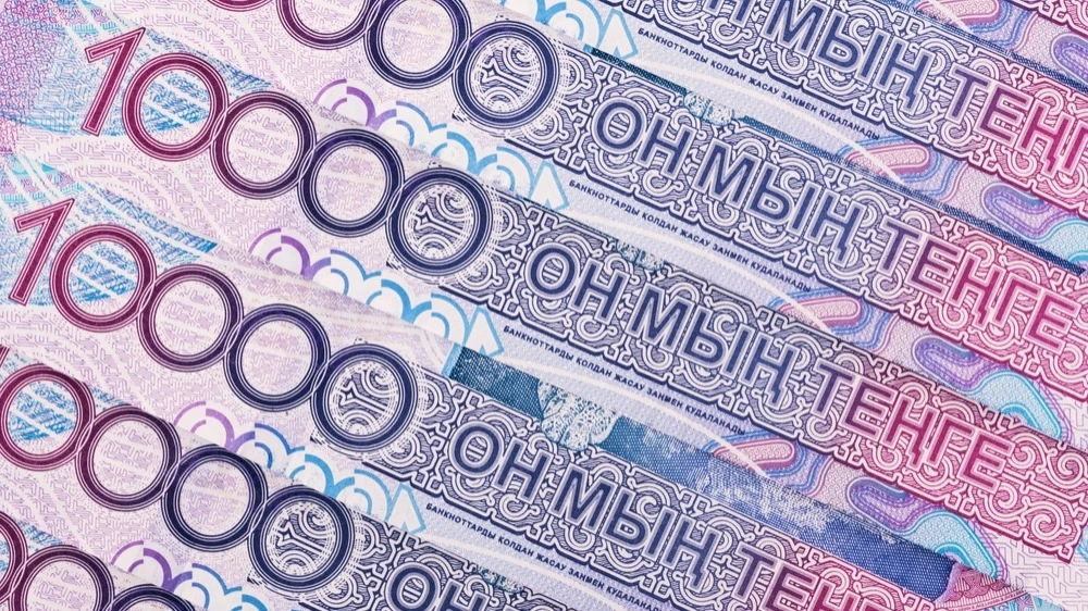 Инвестбанки ждут к концу года курса в 500 тенге за доллар. Фото: Shutterstock.com