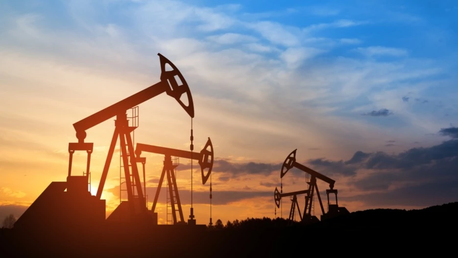 Brent crude oil prices fell below $78 per barrel / Photo: Hamara/Shutterstock.com