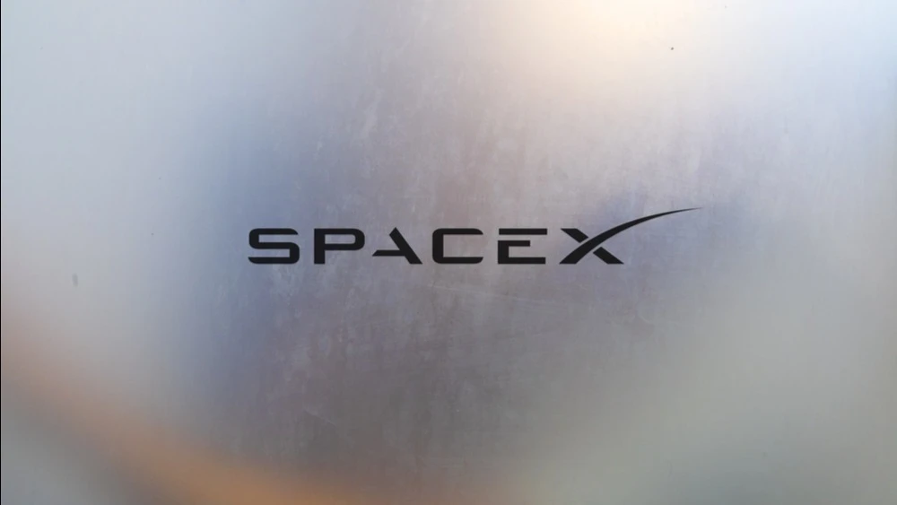 Shortly before its IPO, SpaceX informed investors that it had received investment ratings from the three largest rating agencies / Photo: Norbert Maurice / Shutterstock.com