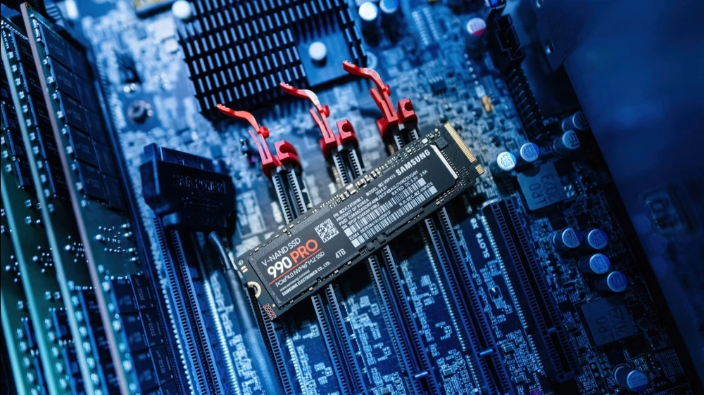 Shares of memory manufacturers rose between 5% and 11% following Apples announcement / Photo: Hadrian / Shutterstock.com