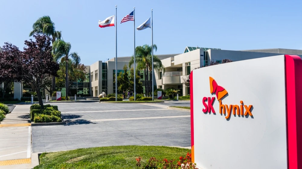 SK Hynix стала одним из главных бенефициаров опережающего спроса на передовые чипы памяти / Фото: Sundry Photography/Shutterstock.com