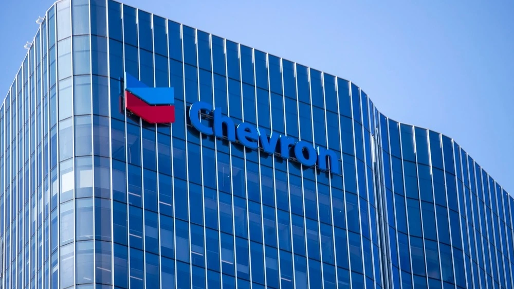 Chevron and Microsoft have signed a 20-year energy contract to power an AI data center / Photo: Karolis Kavolelis / Shutterstock