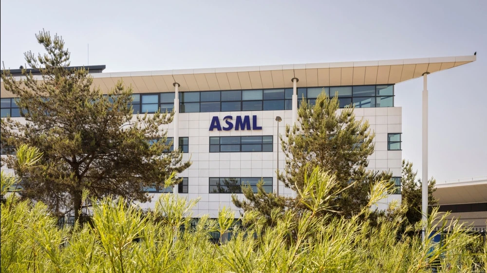 Производители памяти стали активнее закупать оборудование ASML нового поколения для производства чипов / Фото: Lea Rae / Shutterstock.com