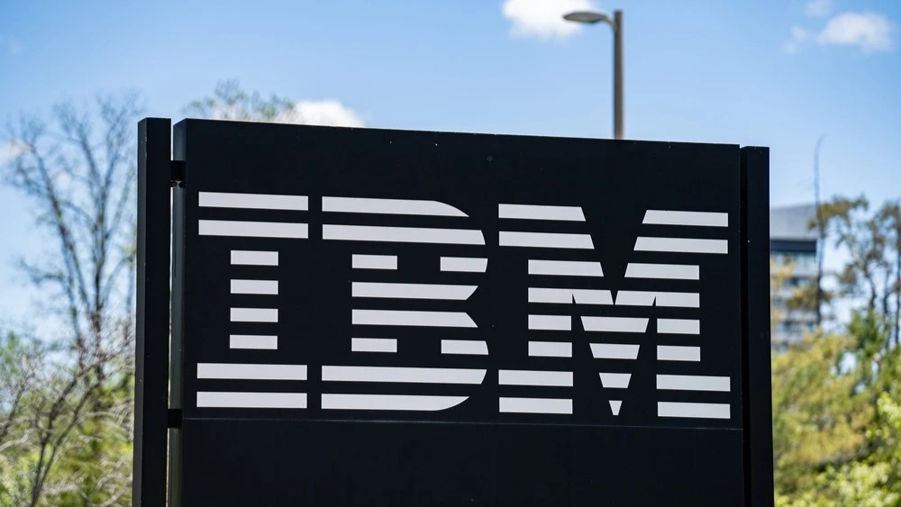 JPMorgan повысил таргет по IBM и делает ставку на растущий ПО-бизнес компании / Фото: Erman Gunes / Shutterstock
