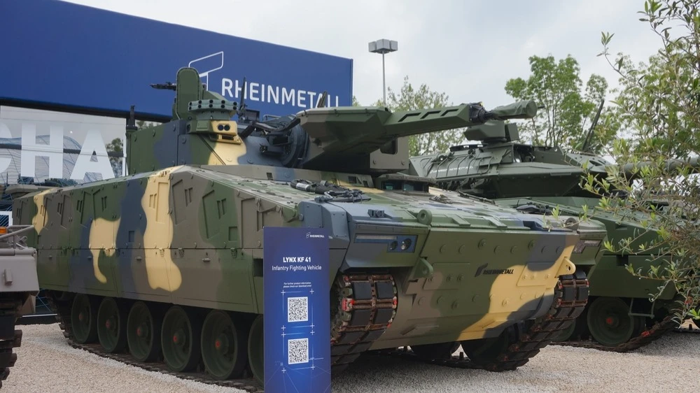 Germanys decision to scrap a large-scale warship-building project sent Rheinmetalls stock plummeting / Photo: Spech / Shutterstock