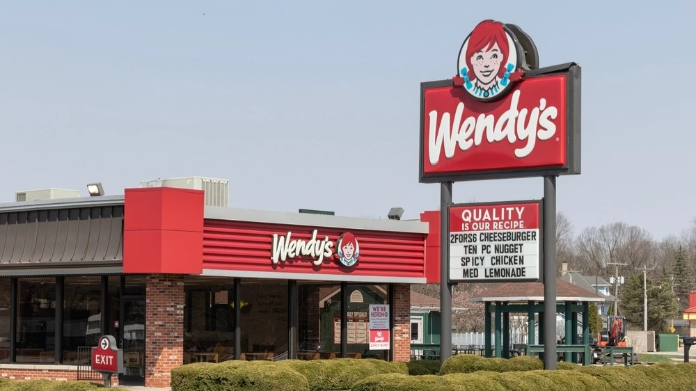 Wendys has become the latest meme stock: following a surge in activity among Reddit users, its stock rose 40% / Photo: Shutterstock.com / Jonathan Weiss