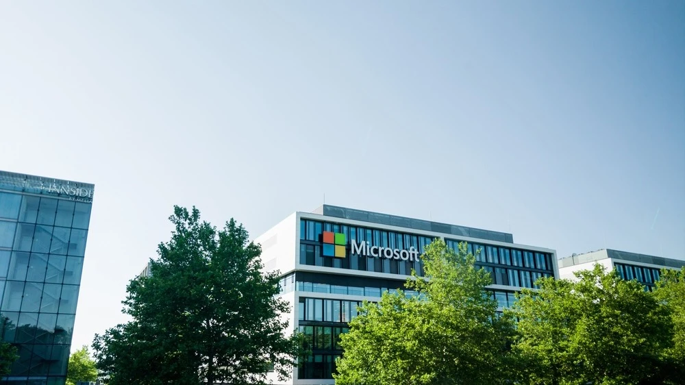 Microsofts stock fell 21.6% in June. Photo: Maksim Ladouski/Shutterstock