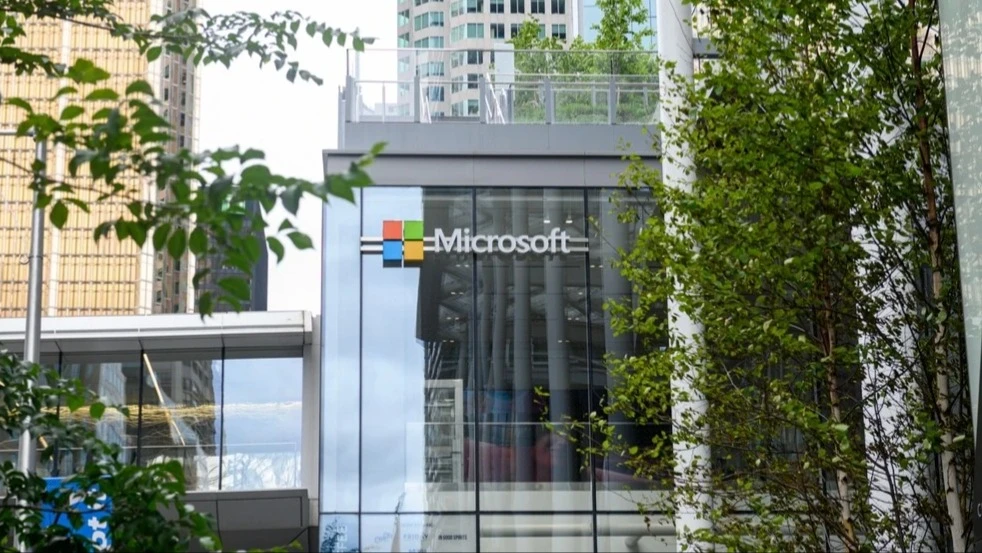 Insiders say that Microsofts layoffs next week could affect up to 2.5% of its global workforce / Photo: ACHPF / Shutterstock