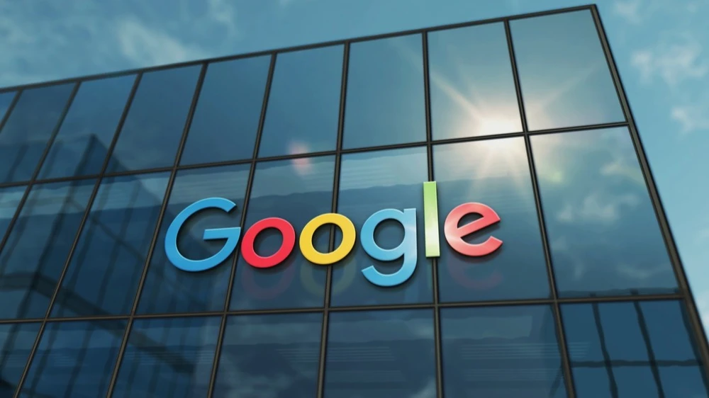 Morgan Stanley analyst Brian Novak raised his price target for Alphabet shares / Photo: Skorzewiak / Shutterstock