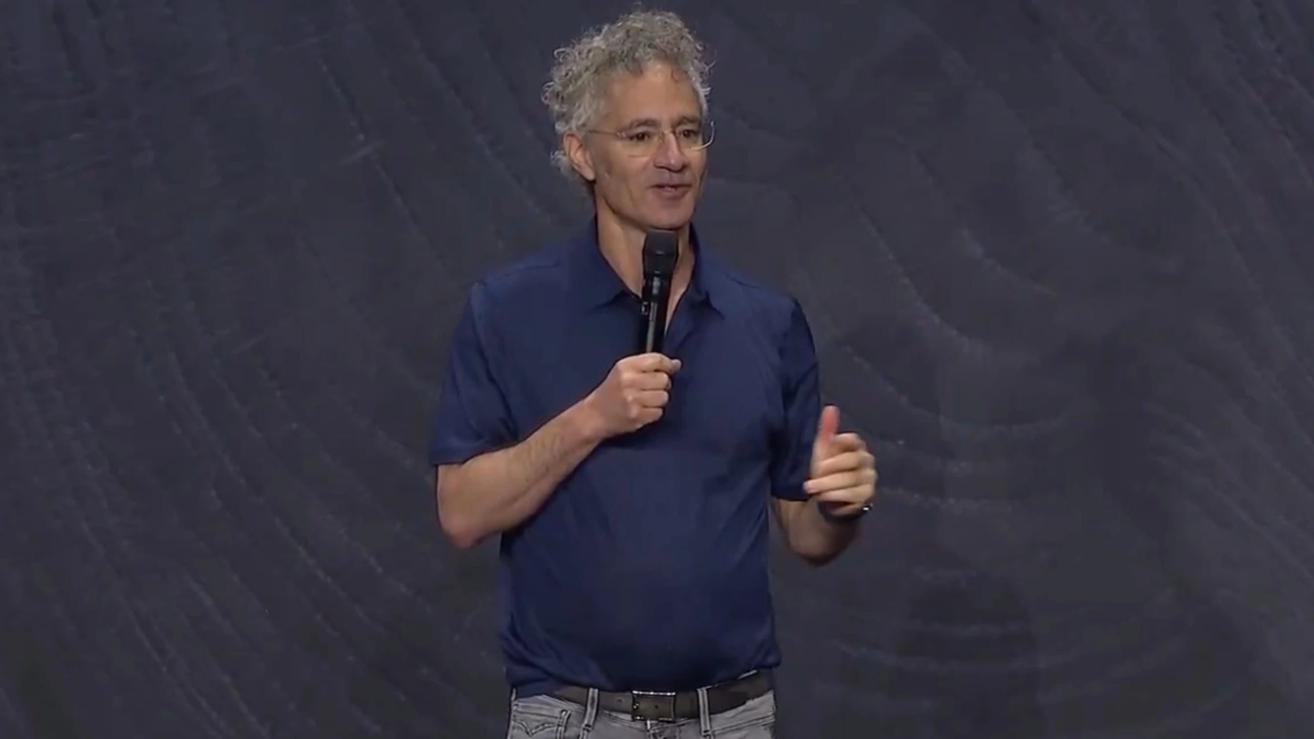 Palantir and its CEO, Alex Karp, advise companies not to share data with others / Photo: X/PalantirTech