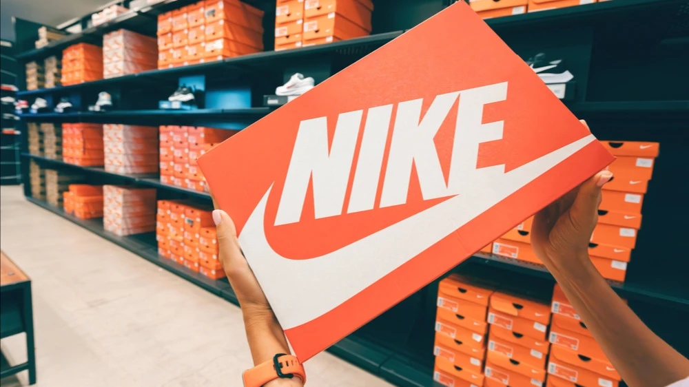 Аналитики Уолл-стрит в основном не стали понижать рекомендации по акциям Nike, но при этом — снизили их целевые цены / Фото: frantic00 / Shutterstock.com