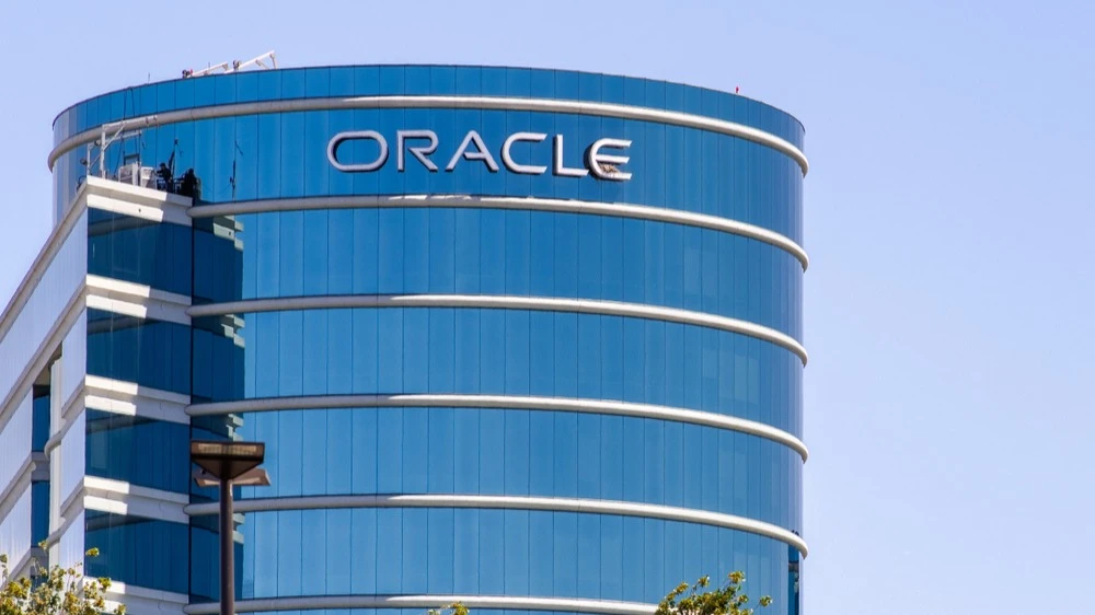 В топ-список Mizuho на июль вошел Oracle с апсайдом 125% / Фото: Sundry Photography / Shutterstock