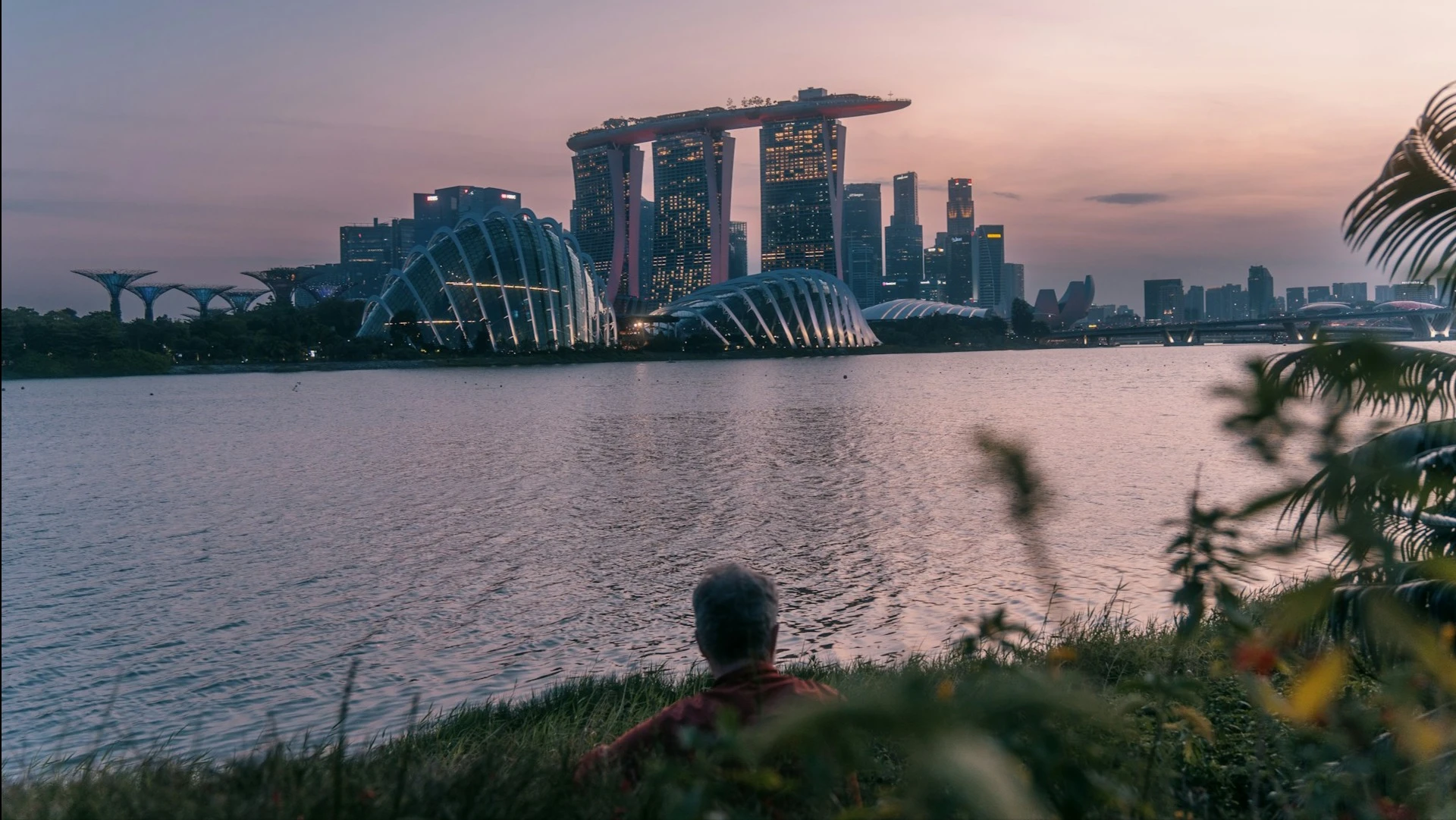 Singapore Tops the List of the Most Expensive Cities for Luxury Shopping / Photo: Unsplash/Samuel Quek