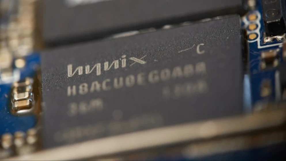 SK Hynix является крупнейшим поставщиком чипов памяти для Nvidia / Фото: g0d4ather/Shutterstock.com