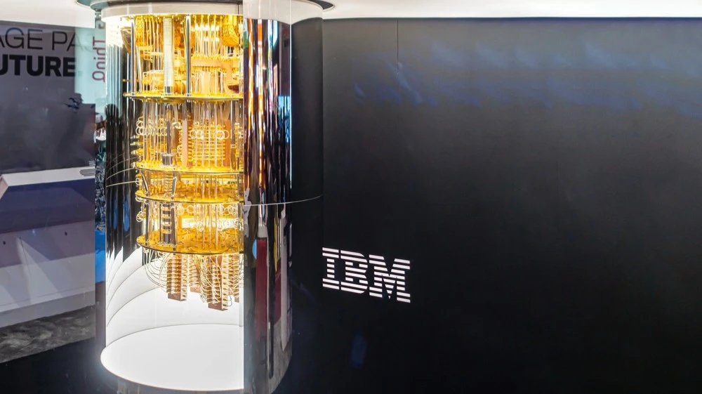 Sales of IBM computing systems fell short of forecasts as customers spent their money on AI servers / Photo: Audio und werbung/Shutterstock.com