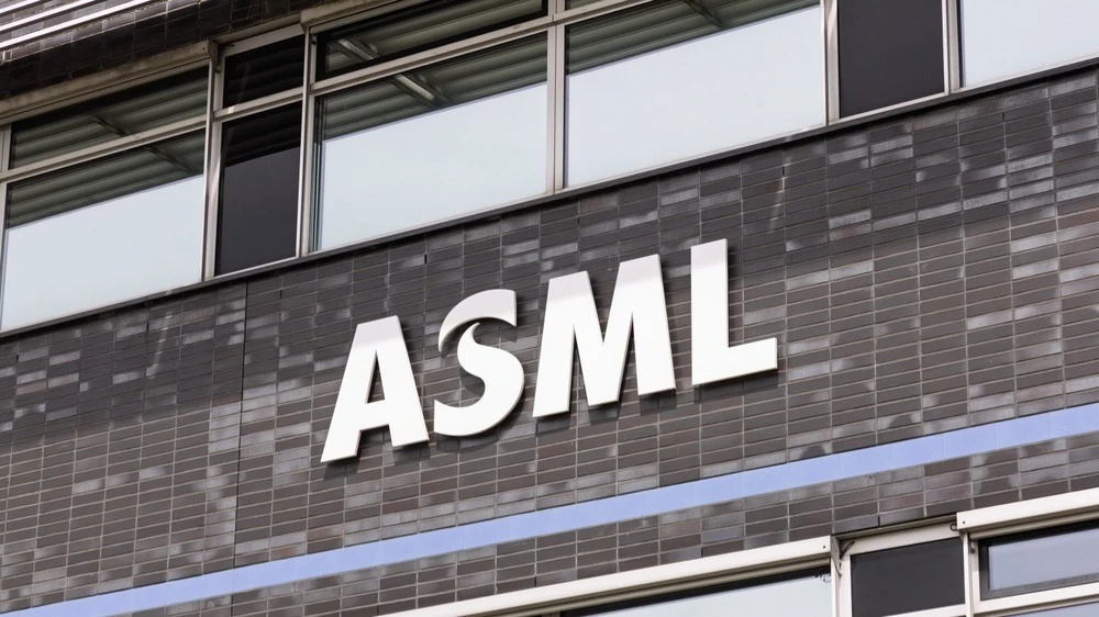 ASML plays a key role in the global semiconductor supply chain / Photo: PixelBiss / Shutterstock