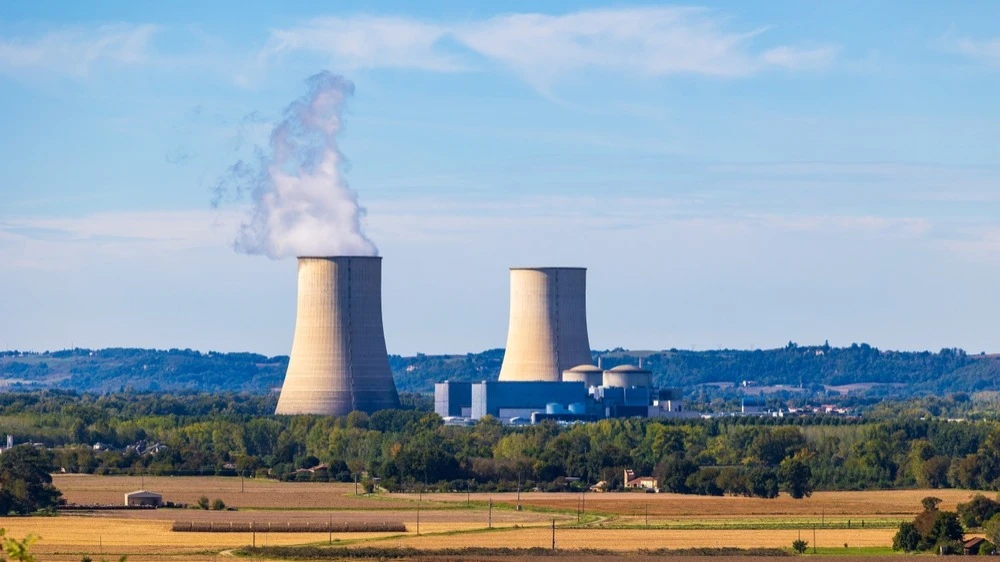 Standard Nuclear Goes Public Amid High Energy Demand and Rapid AI Development / Photo: ldgfr photos/Shutterstock