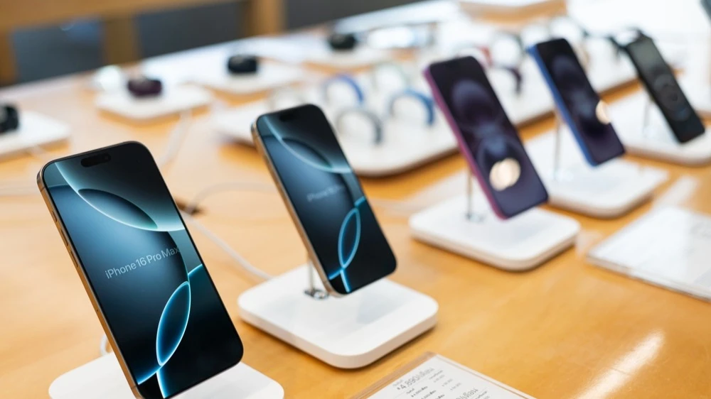 Apple получила одобрение на интеграцию ИИ в смартфоны в Китае / Фото: Wongsakorn 2468 / Shutterstock
