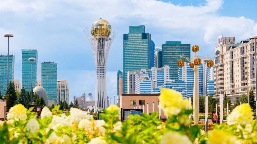 Four U.S. billionaires have Kazakhstani stocks in their portfolios / Photo: Parilov / Shutterstock.com