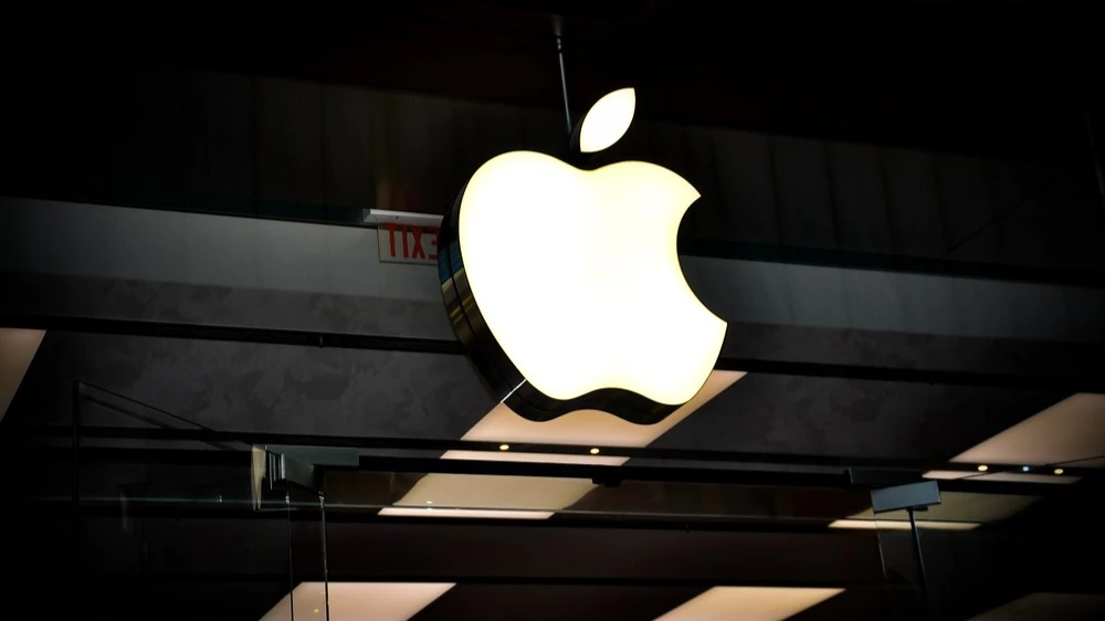 Apple вернула себе статус самой дорогой компании в мире / Фото: Lester Balajadia / Shutterstock