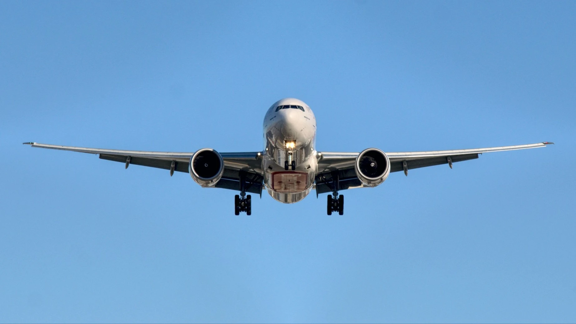 В Boeing сообщили, что следующее поколение самолетов появится в конце 2030-х годов. Airbus готов начать разработку на несколько лет раньше / Фото: Unsplash.com / emanuviews