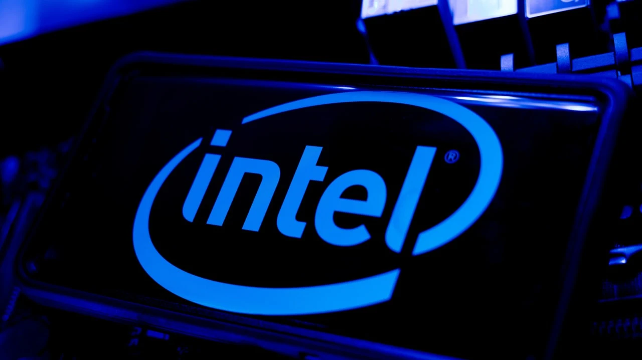 Intels upcoming earnings report will send another important signal to the semiconductor sector / Photo: PJ McDonnell / Shutterstock.com