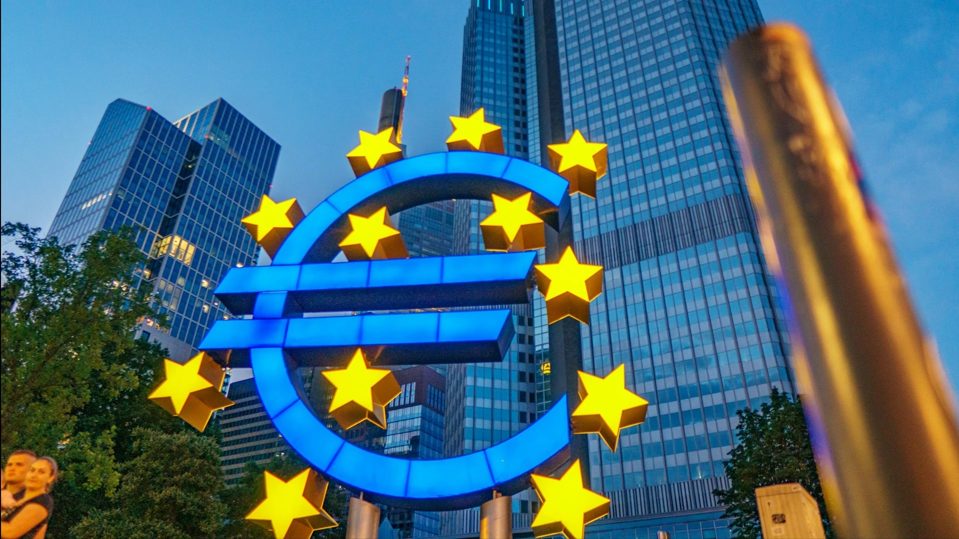 A pause in rate hikes will allow the ECB to assess the impact of the escalating conflict in the Middle East / Photo: Unsplash/Masood Aslami