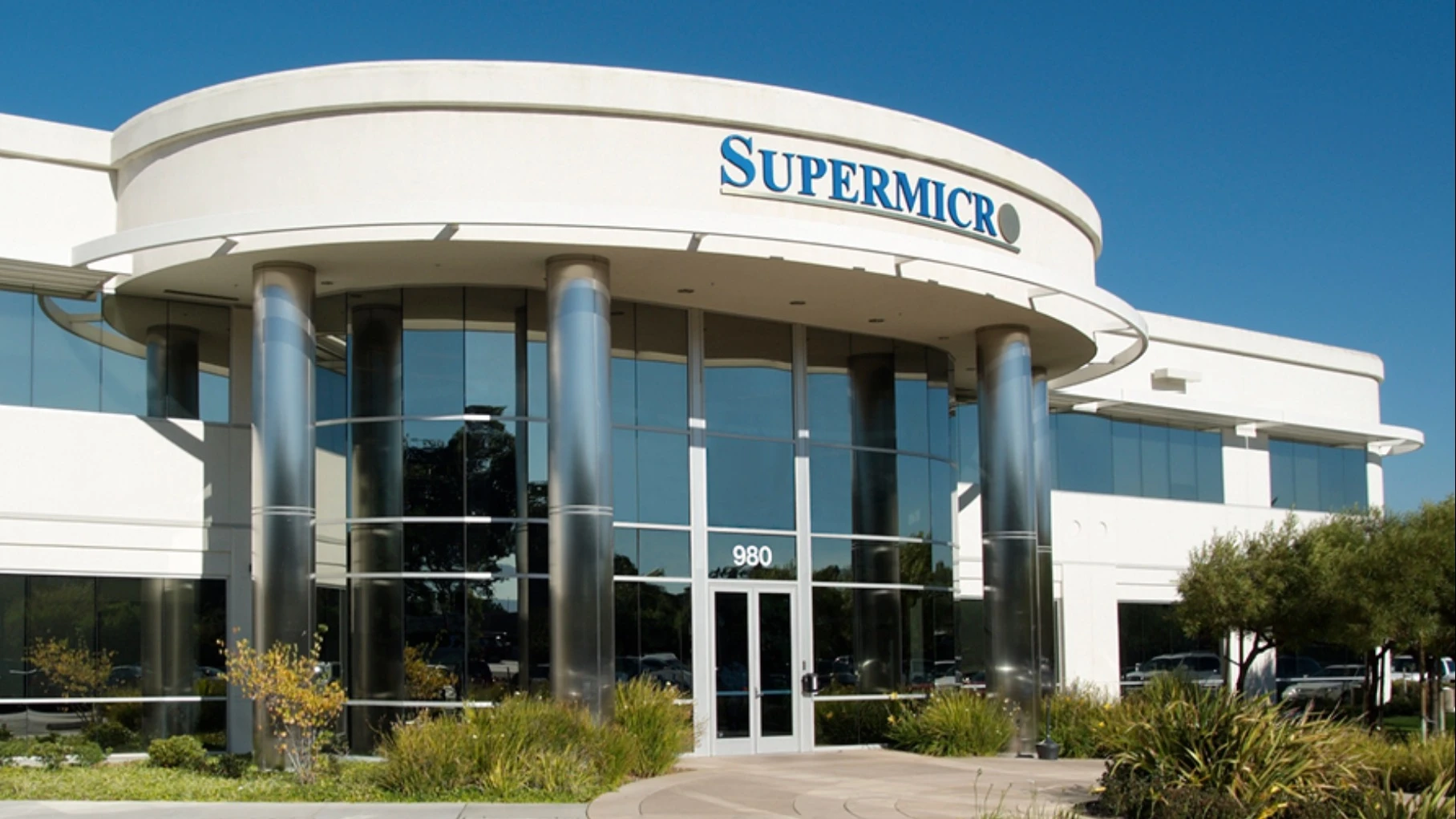 Supermicro has found itself at the center of a scandal involving the smuggling of AI chips to China. Photo: Supermicro / X